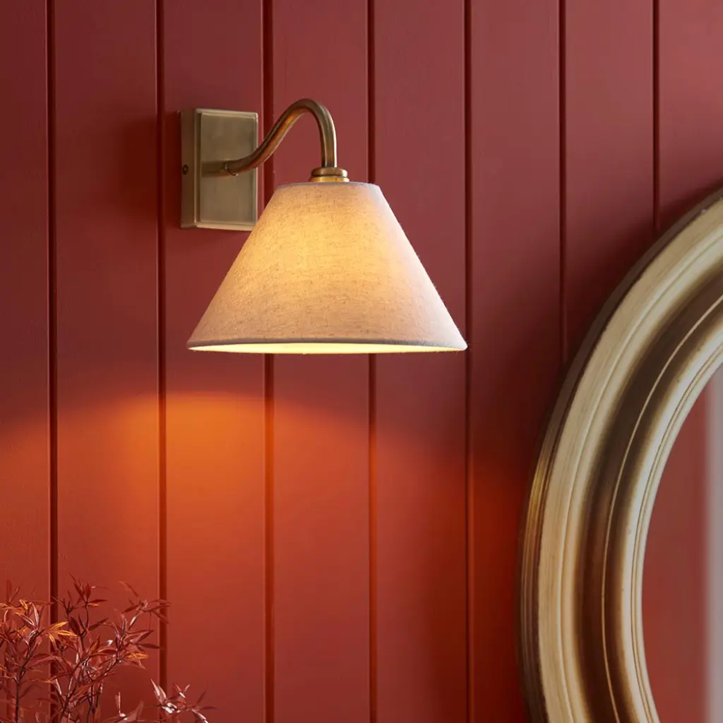Knole Antique Brass Wall Light C/W Shade
