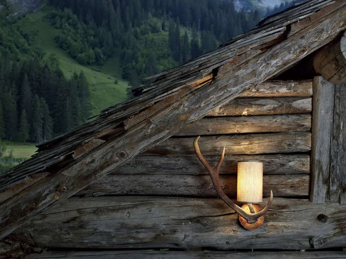 Antler Rustic Right Hand Highland Wall Light