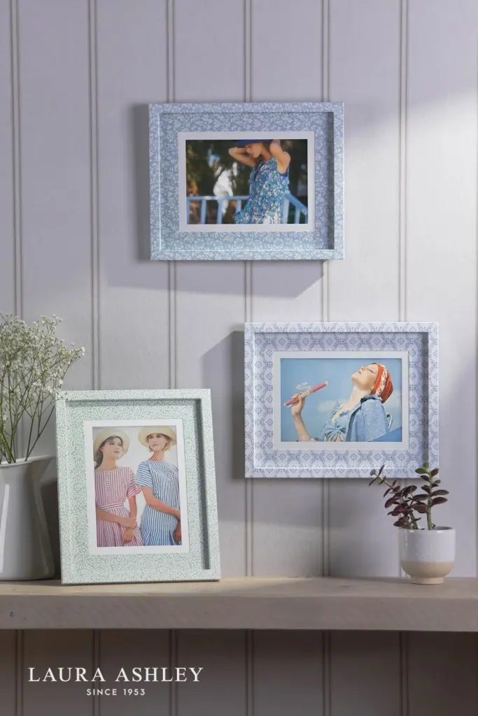 Sweet Alyssum Blue Photo Frame