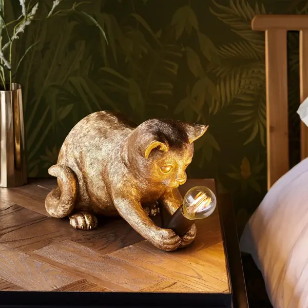 Kitten Table Lamp in Vintage Gold Finish