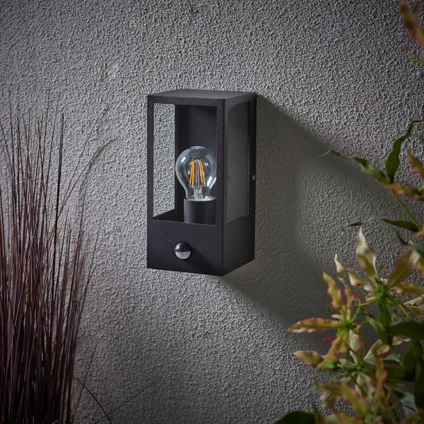 Breton PIR Outdoor Wall Light IP44