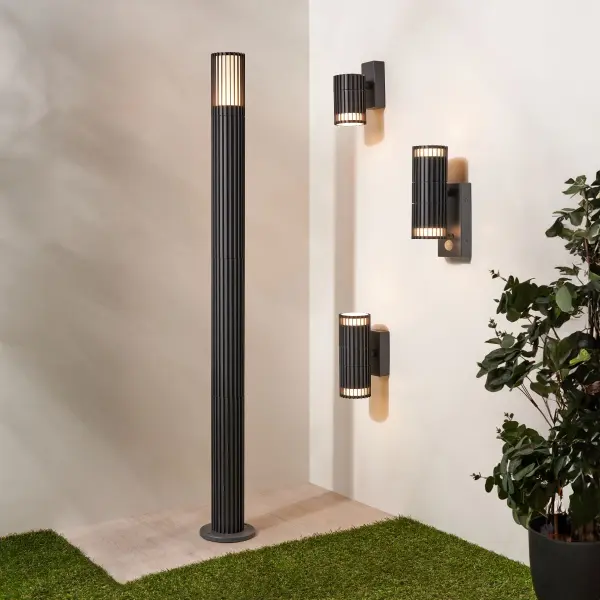 Muto Anthracite Bollard Light
