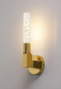 Dee Single Wall Light in Gold IP44